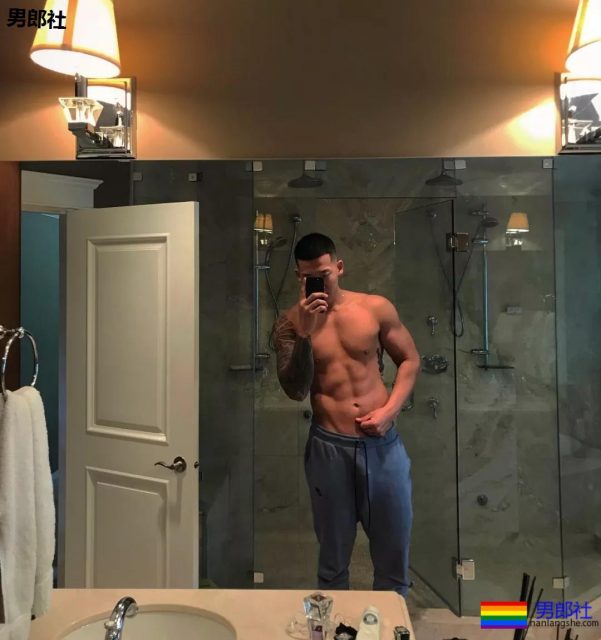 喜欢这个大长腿体育生！ - 51虹马