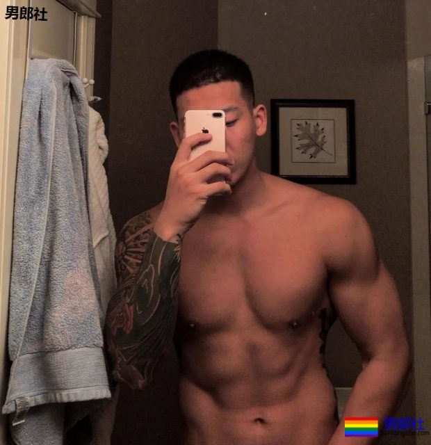 喜欢这个大长腿体育生！ - 51虹马