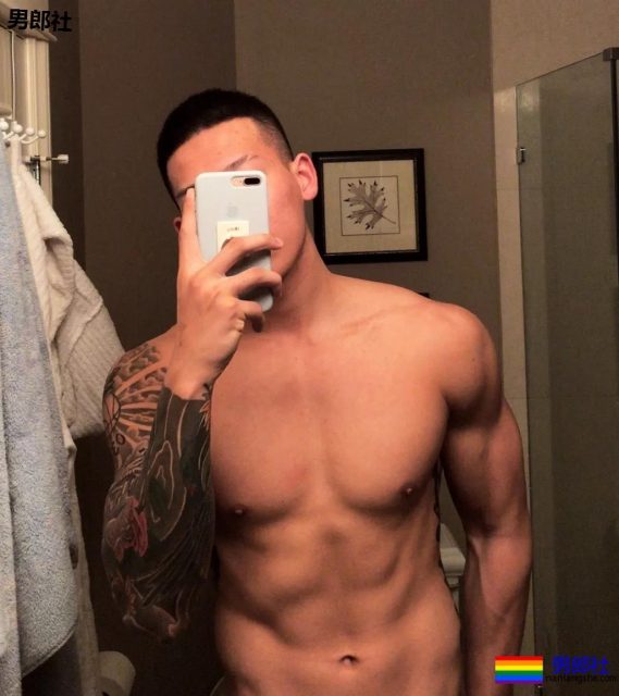 喜欢这个大长腿体育生！ - 51虹马