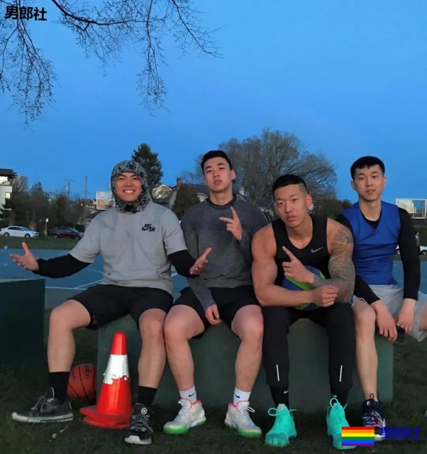 喜欢这个大长腿体育生！ - 51虹马