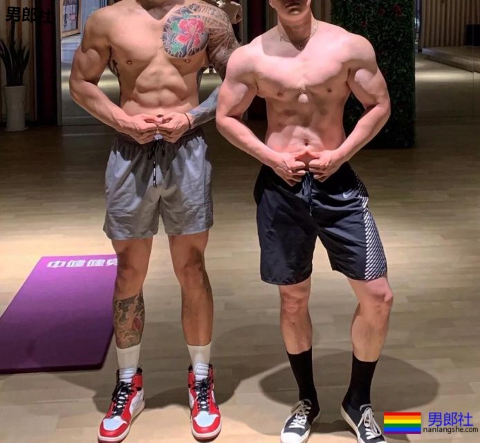 喜欢这个大长腿体育生！ - 51虹马