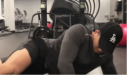 喜欢这个大长腿体育生！ - 51虹马