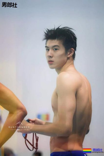 游泳队现00后极品帅哥，他能成为第二个宁泽涛吗 - 51虹马