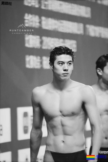 游泳队现00后极品帅哥，他能成为第二个宁泽涛吗 - 51虹马