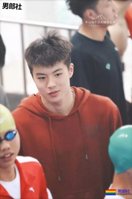 游泳队现00后极品帅哥，他能成为第二个宁泽涛吗 - 51虹马