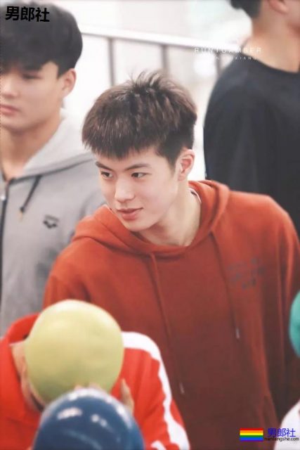 游泳队现00后极品帅哥，他能成为第二个宁泽涛吗 - 51虹马