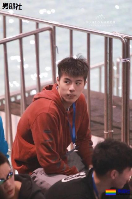 游泳队现00后极品帅哥，他能成为第二个宁泽涛吗 - 51虹马