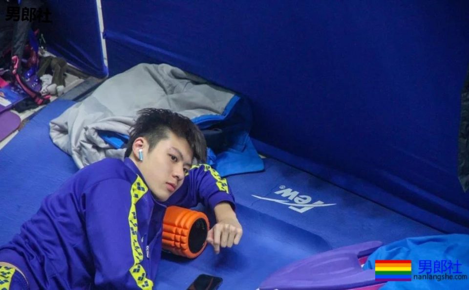 游泳队现00后极品帅哥，他能成为第二个宁泽涛吗 - 51虹马