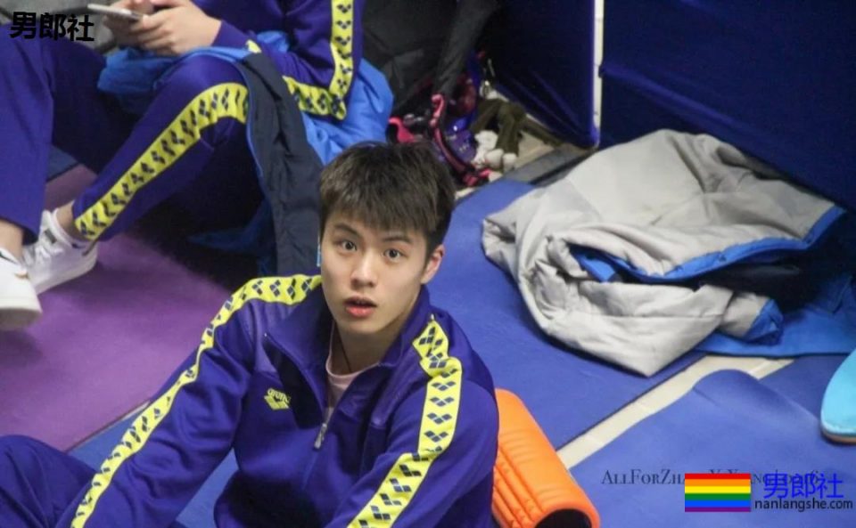 游泳队现00后极品帅哥，他能成为第二个宁泽涛吗 - 51虹马