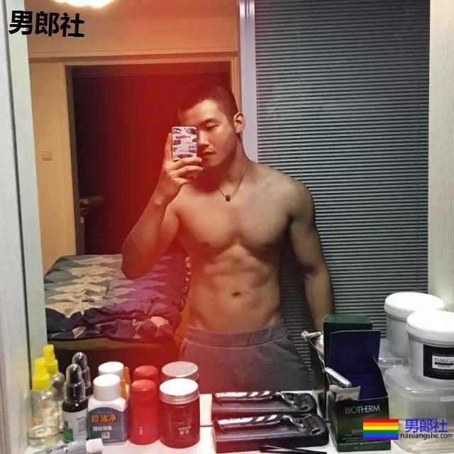 成熟爷们惹人垂涎 - 51虹马