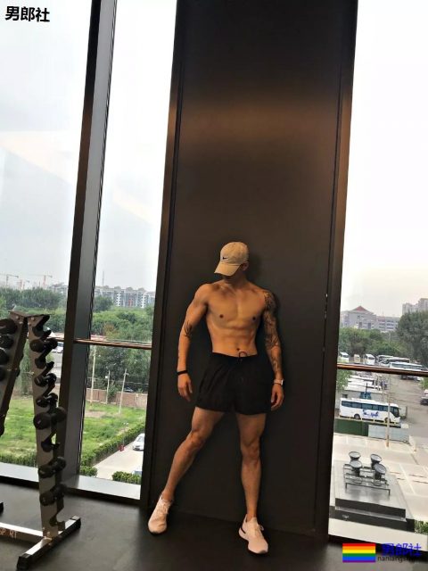 1米92高帅长腿直男小狼狗，高鼻梁还自带一身腱子肉?!-51虹马