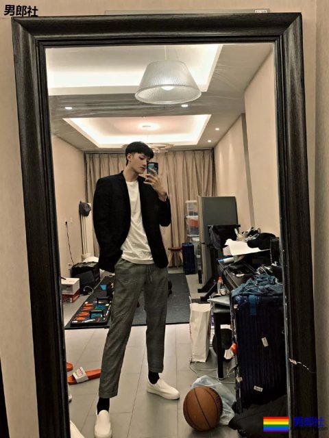 1米92高帅长腿直男小狼狗，高鼻梁还自带一身腱子肉?! - 51虹马