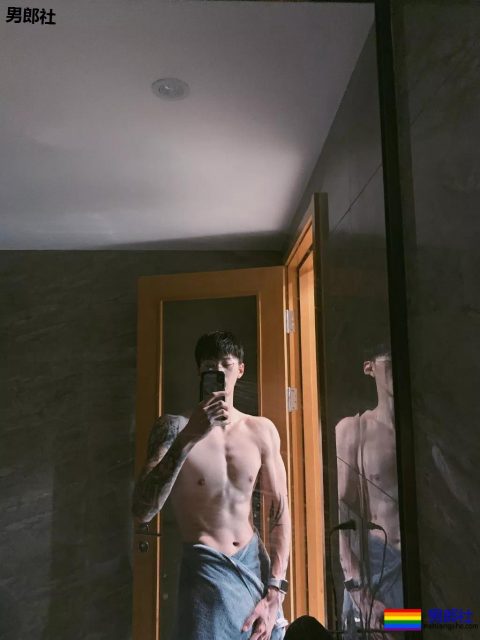 1米92高帅长腿直男小狼狗，高鼻梁还自带一身腱子肉?! - 51虹马