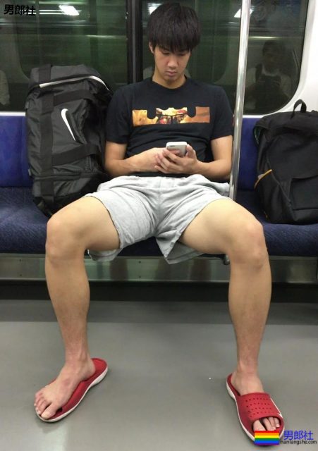 为什么体育生都喜欢张开大腿坐？ - 51虹马