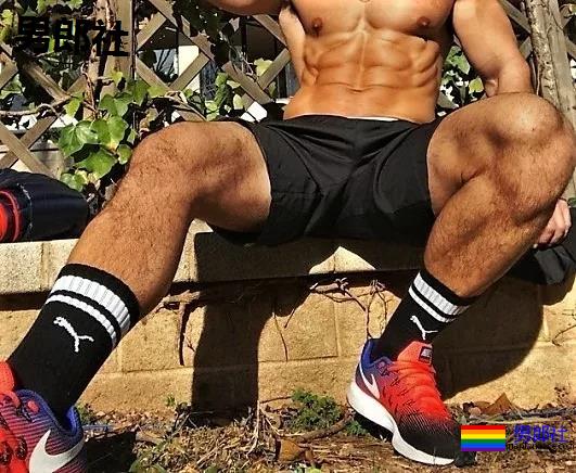 为什么体育生都喜欢张开大腿坐？ - 51虹马