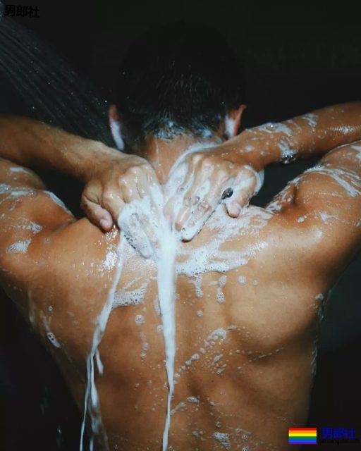 海边巨胸肉壮帅哥被扒出私生活,不仅有颜还有奔放的一面! - 51虹马 海边巨胸肉壮帅哥被扒出私生活,不仅有颜还有奔放的一面! - 51虹马