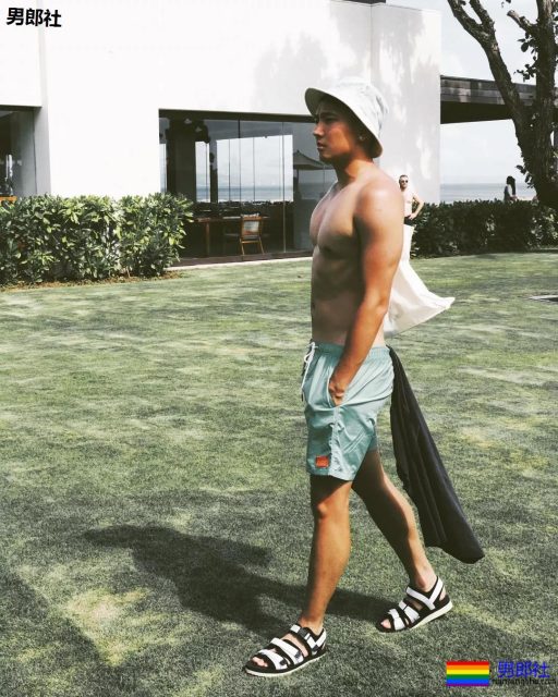 海边巨胸肉壮帅哥被扒出私生活,不仅有颜还有奔放的一面! - 51虹马 海边巨胸肉壮帅哥被扒出私生活,不仅有颜还有奔放的一面! - 51虹马