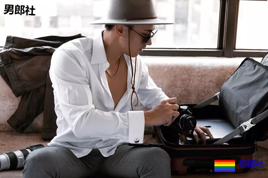 海边巨胸肉壮帅哥被扒出私生活,不仅有颜还有奔放的一面! - 51虹马 海边巨胸肉壮帅哥被扒出私生活,不仅有颜还有奔放的一面! - 51虹马