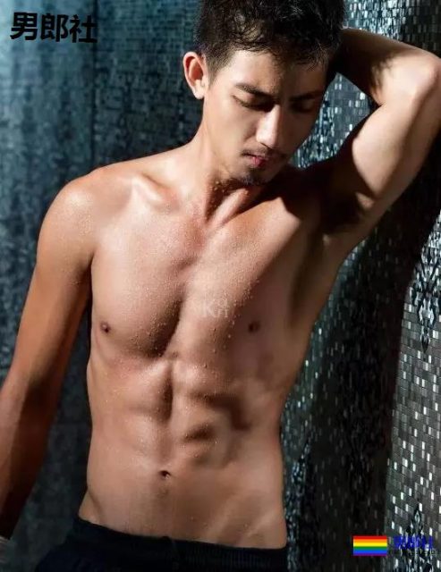 鸟国小哥抓拍，190CM的深！蹲！ - 51虹马