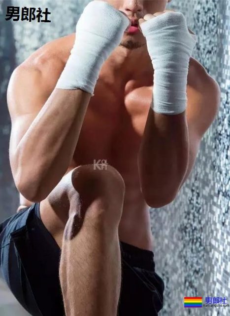 鸟国小哥抓拍，190CM的深！蹲！ - 51虹马