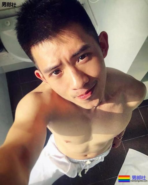 湾湾男模被扒和外国男友！自爆视频毁三观！ - 51虹马