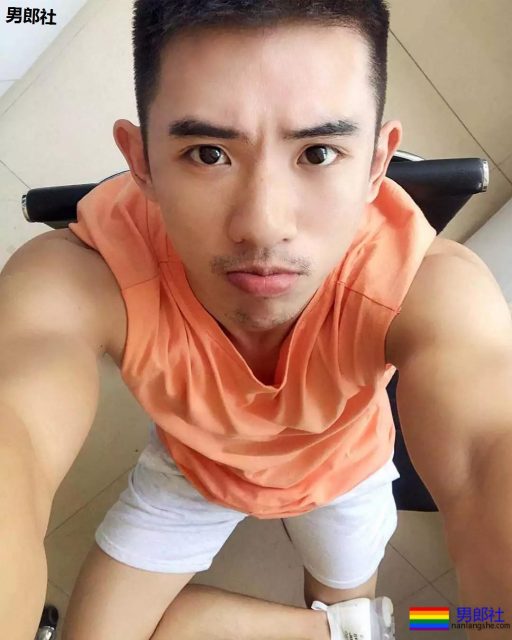 湾湾男模被扒和外国男友！自爆视频毁三观！ - 51虹马