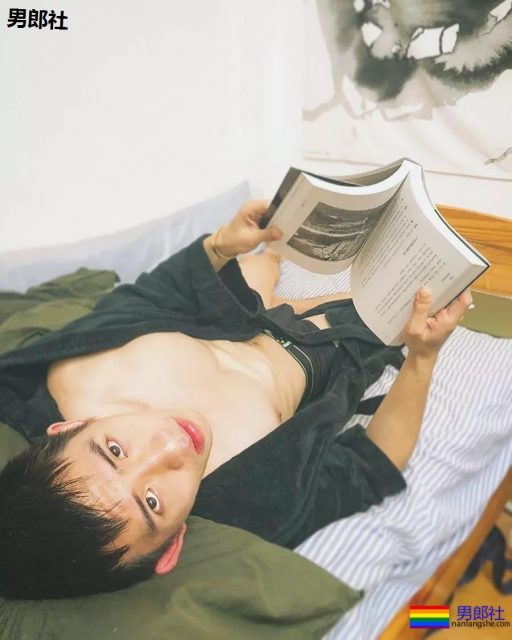 湾湾男模被扒和外国男友！自爆视频毁三观！ - 51虹马