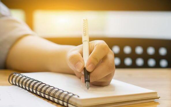 男同性恋更有可能是左撇子-51虹马