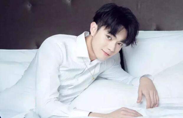 深夜宿舍撩直男,当晚就做了,在一起的决定。-51虹马