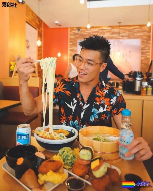 古铜色筋肉熟男硬照一览!想跟他一起用美黑舱…… - 51虹马 古铜色筋肉熟男硬照一览!想跟他一起用美黑舱…… - 51虹马