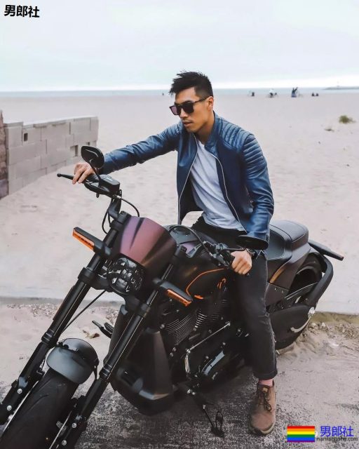 古铜色筋肉熟男硬照一览!想跟他一起用美黑舱…… - 51虹马 古铜色筋肉熟男硬照一览!想跟他一起用美黑舱…… - 51虹马