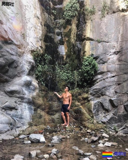 古铜色筋肉熟男硬照一览!想跟他一起用美黑舱…… - 51虹马 古铜色筋肉熟男硬照一览!想跟他一起用美黑舱…… - 51虹马