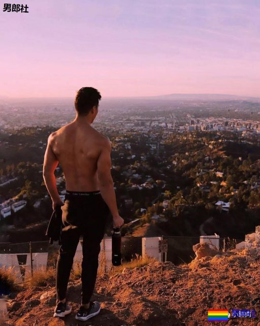 古铜色筋肉熟男硬照一览!想跟他一起用美黑舱…… - 51虹马 古铜色筋肉熟男硬照一览!想跟他一起用美黑舱…… - 51虹马