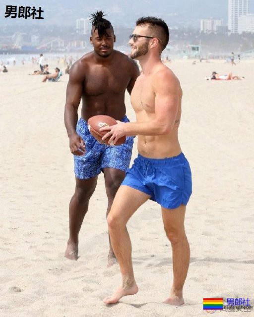 橄榄球星和男友牵手漫步沙滩 - 51虹马 橄榄球星和男友牵手漫步沙滩 - 51虹马