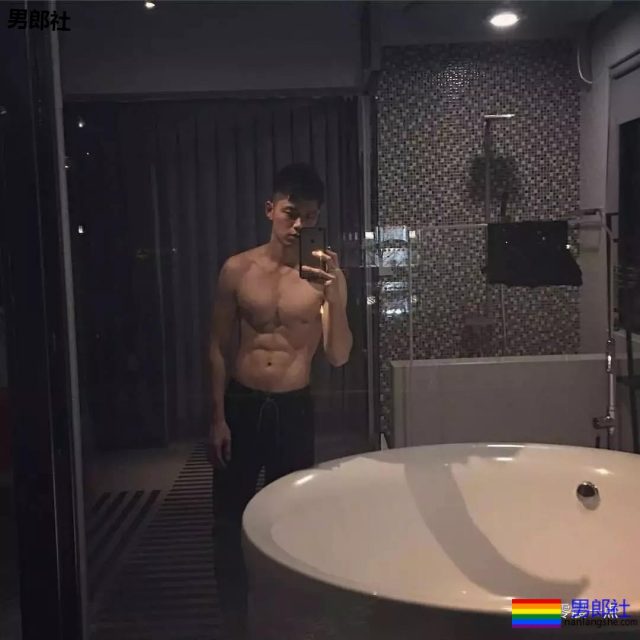 作为0有那一瞬间怀疑BF是直男？ - 51虹马