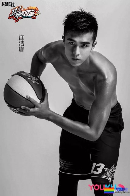 撞脸黄景瑜、熊抱张大大，这些篮球体育生是要搞事情啊？ - 51虹马