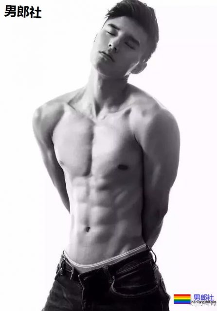 撞脸黄景瑜、熊抱张大大，这些篮球体育生是要搞事情啊？ - 51虹马