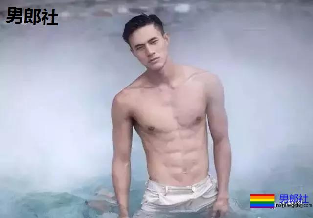 撞脸黄景瑜、熊抱张大大，这些篮球体育生是要搞事情啊？ - 51虹马