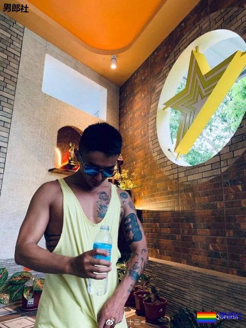 拿春联的潜水教练找到了，这身材这颜值还有这狗粮一次看个够！ - 51虹马