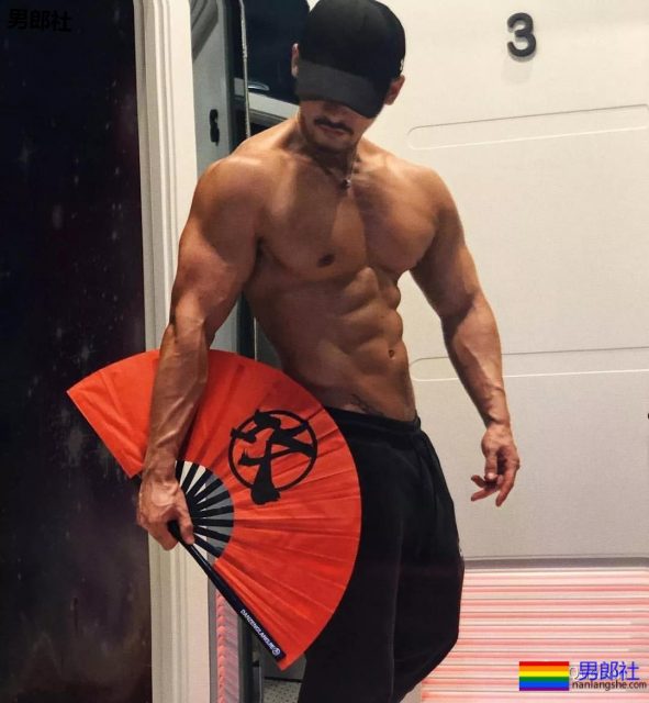 跨年泼水节海报公布,这位大长腿男模硬照未免也太多了吧! - 51虹马 跨年泼水节海报公布,这位大长腿男模硬照未免也太多了吧! - 51虹马