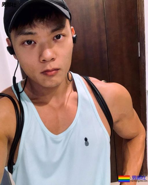 跨年泼水节海报公布,这位大长腿男模硬照未免也太多了吧! - 51虹马 跨年泼水节海报公布,这位大长腿男模硬照未免也太多了吧! - 51虹马