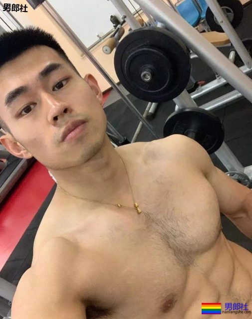 林丹居然拍这样让人躁动的小片片？！的旺盛的毛发让我吞了一大口...... - 51虹马