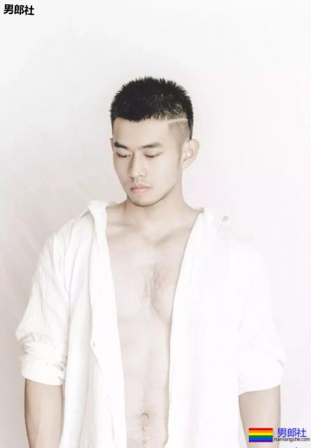 林丹居然拍这样让人躁动的小片片？！的旺盛的毛发让我吞了一大口...... - 51虹马