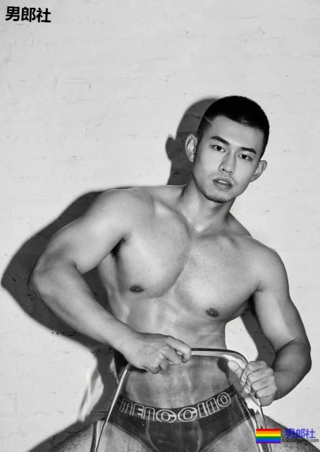 林丹居然拍这样让人躁动的小片片？！的旺盛的毛发让我吞了一大口...... - 51虹马