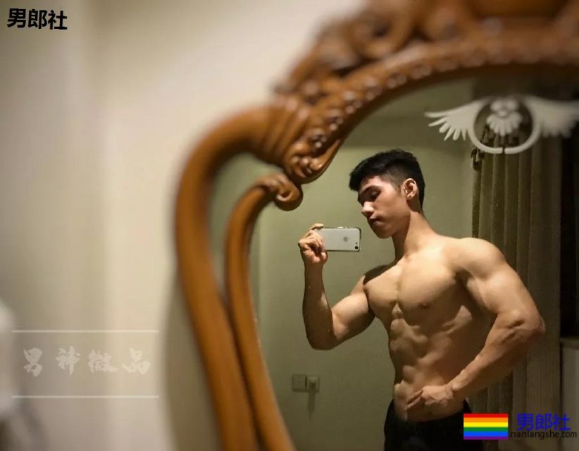 00后单眼皮精壮巨胸学弟，公狗腰让人失去抵抗力! - 51虹马