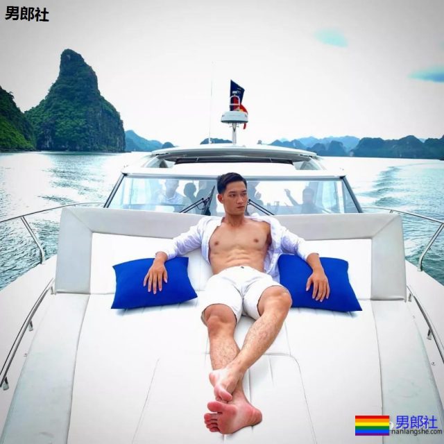 185大长腿男模遭群嘲？真相是那里太宽了！ - 51虹马