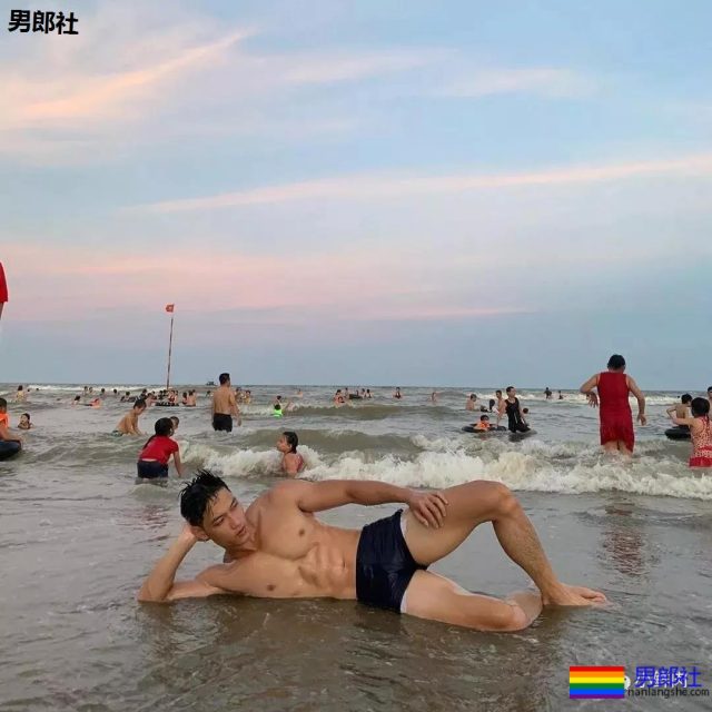 185大长腿男模遭群嘲？真相是那里太宽了！ - 51虹马