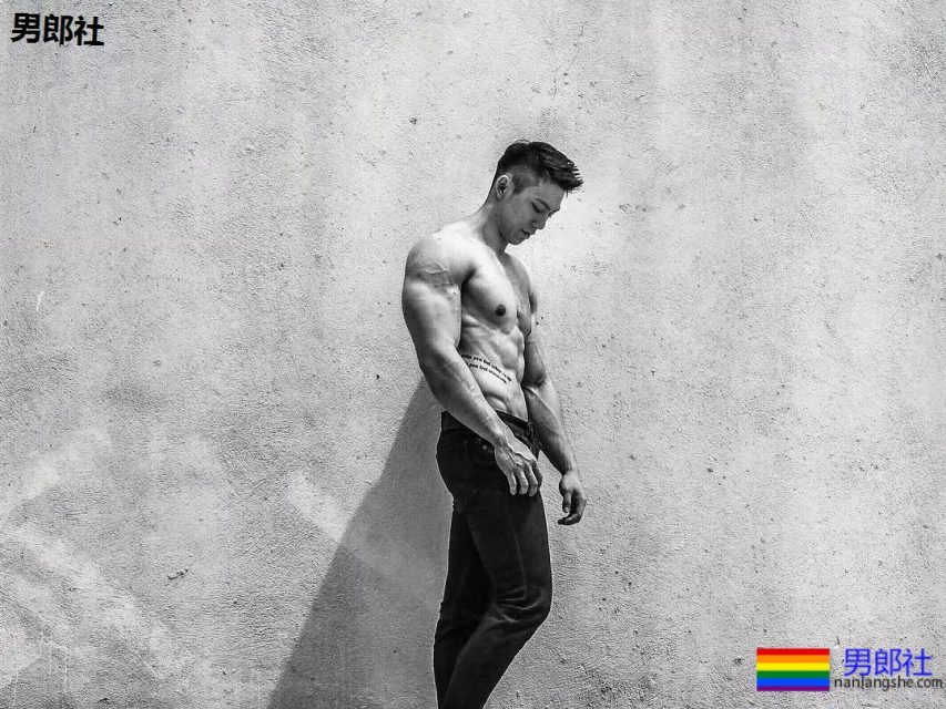 飞行员肌肉撑爆衬衫,原谅我想歪了! - 51虹马 飞行员肌肉撑爆衬衫,原谅我想歪了! - 51虹马