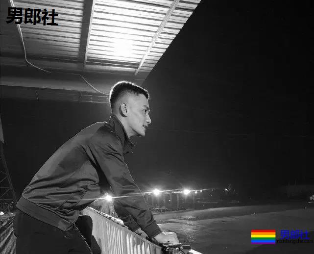 阅兵最帅兵哥哥肌肉照曝光!身材竟然这么棒! - 51虹马 阅兵最帅兵哥哥肌肉照曝光!身材竟然这么棒! - 51虹马