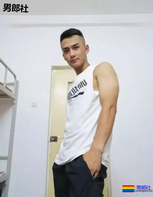 阅兵最帅兵哥哥肌肉照曝光!身材竟然这么棒! - 51虹马 阅兵最帅兵哥哥肌肉照曝光!身材竟然这么棒! - 51虹马